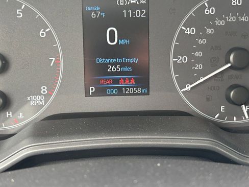 Used 2025 Toyota Corolla LE image 38