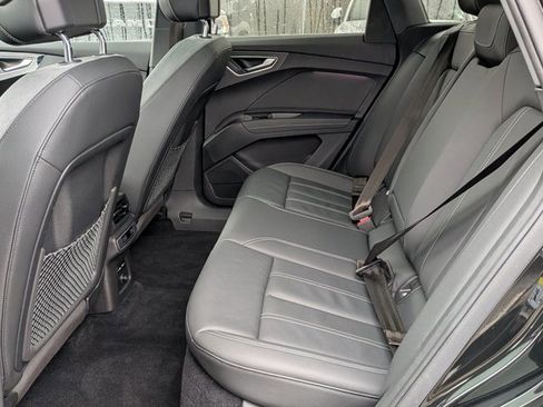 Certified 2022 Audi Q4 e-tron Premium Plus w/ Premium Plus image 17