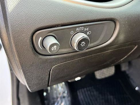 Used 2025 Chevrolet Malibu LT image 29