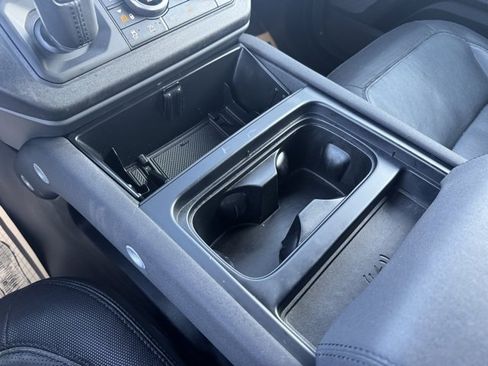 Used 2023 Land Rover Defender 110 X-Dynamic SE image 20