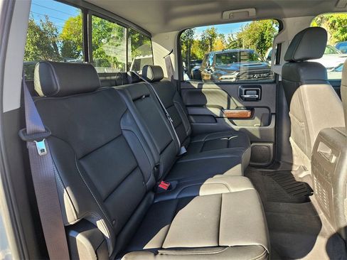 Used 2017 GMC Sierra 1500 SLT image 16