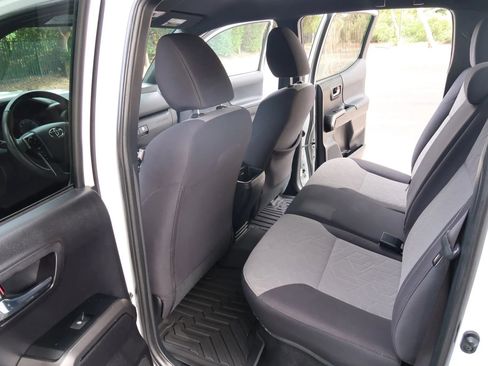 Used 2020 Toyota Tacoma TRD Sport w/ Technology Package image 20