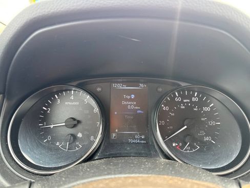 Used 2017 Nissan Rogue SV AWD/4WD image 11