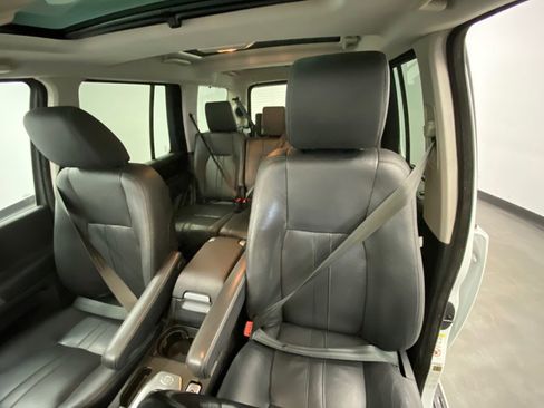 Used 2016 Land Rover LR4 HSE AWD/4WD image 23