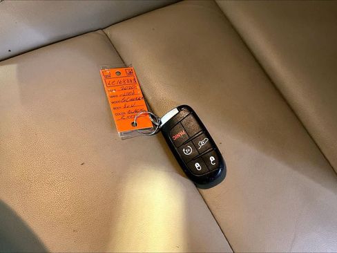 Used 2020 Jeep Grand Cherokee Limited AWD/4WD image 15