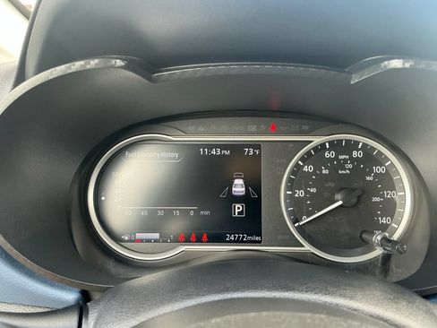 Used 2025 Nissan Versa SV FWD image 19