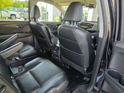 Used 2021 Honda Pilot Touring image 13