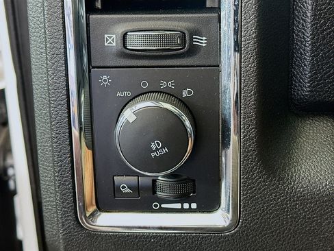 Used 2017 RAM 1500 Laramie w/ Convenience Group AWD/4WD image 17