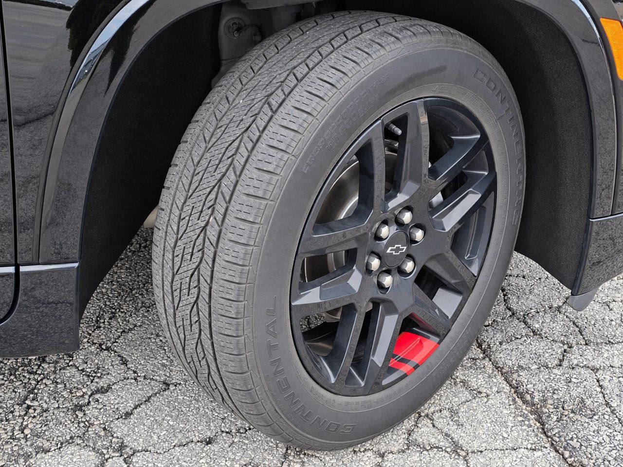 Used 2022 Chevrolet Traverse Premier w/ Redline Edition AWD/4WD image 9