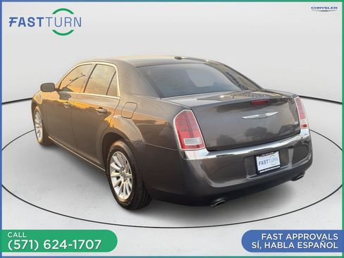 Used 2014 Chrysler 300 w/ Driver Convenience Group RWD image 12