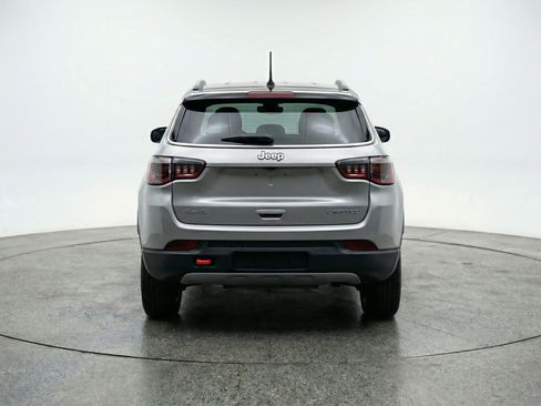 Used 2025 Jeep Compass Trailhawk image 7