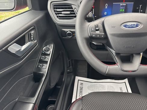 Used 2025 Ford Escape ST-Line AWD/4WD image 25