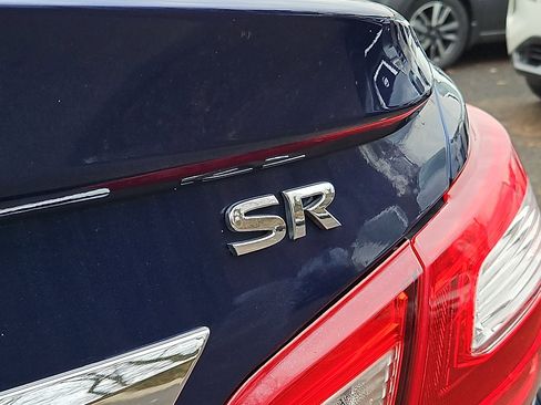 Used 2016 Nissan Altima 2.5 SR w/ LED Appearance Package image 30