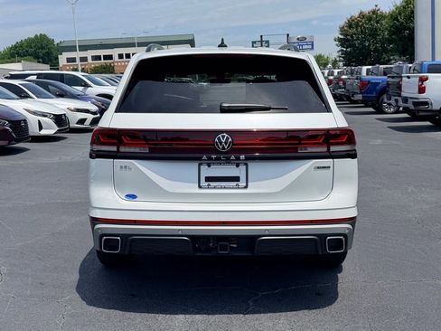 Used 2024 Volkswagen Atlas Peak Edition SEL AWD/4WD image 5