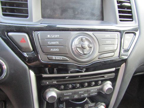 Used 2020 Nissan Pathfinder S AWD/4WD image 14