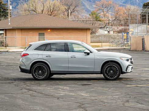 Used 2025 Mercedes-Benz GLC 350e 4MATIC image 4