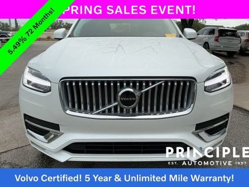 Used 2025 Volvo XC90 B5 Core AWD/4WD image 3