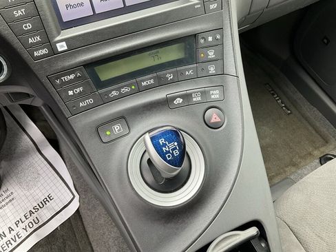 Used 2010 Toyota Prius Three w/ Navigation Pkg FWD image 29