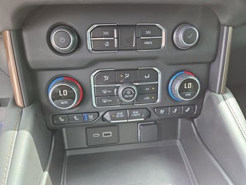 Used 2023 Chevrolet Tahoe High Country AWD/4WD image 29