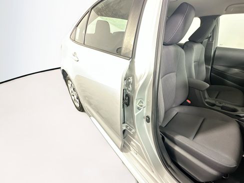 Used 2024 Toyota Corolla LE image 27