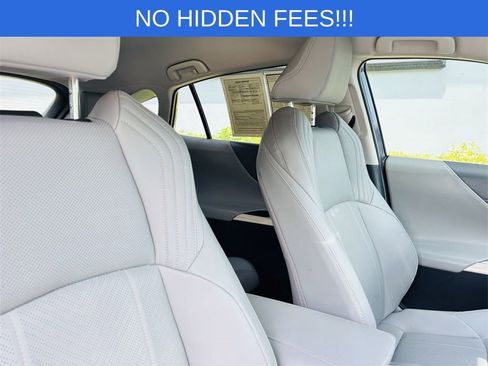 Used 2024 Toyota Venza Limited image 9