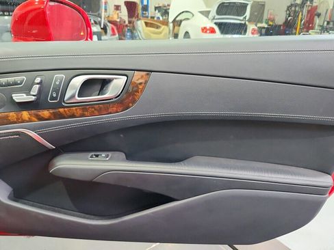 Used 2013 Mercedes-Benz SL 550 image 29