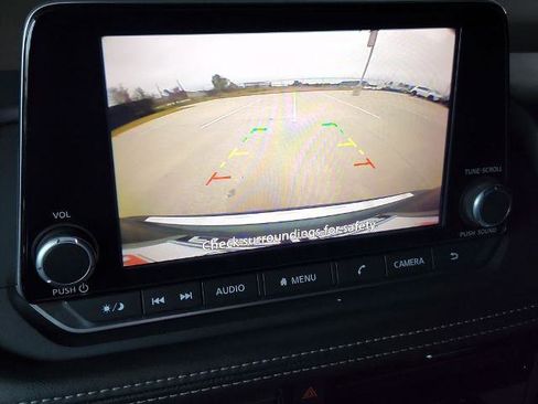 Certified 2022 Nissan Rogue SV image 18