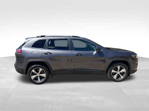 Used 2019 Jeep Cherokee Limited w/ Technology Group AWD/4WD image 2