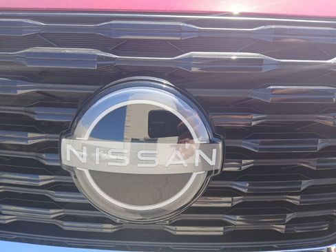 Certified 2023 Nissan Rogue SV FWD image 2