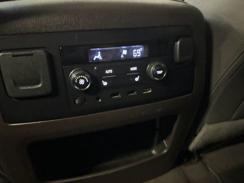 Used 2020 GMC Yukon Denali w/ Open Road Package image 24