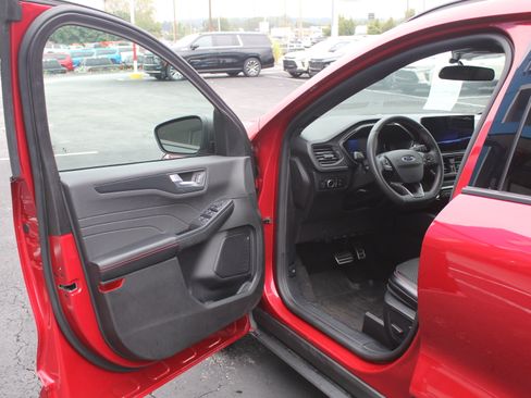 Used 2024 Ford Escape ST-Line w/ Tech Pack #1 AWD/4WD image 12