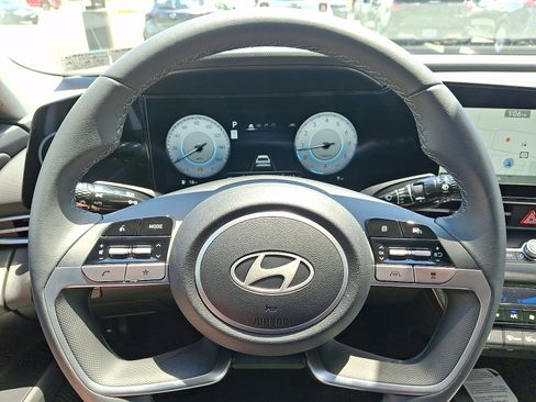 New 2026 Hyundai Elantra Limited FWD image 10