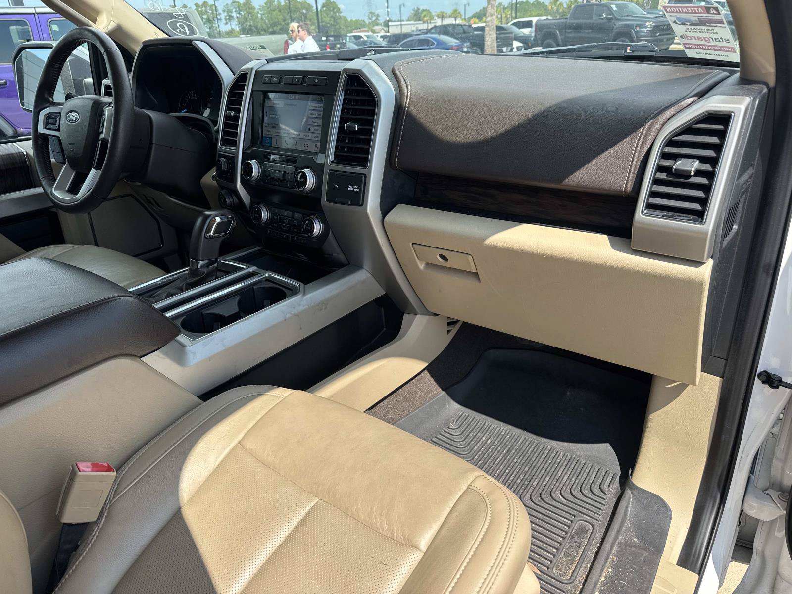 Used 2019 Ford F150 Lariat w/ Equipment Group 502A Luxury AWD/4WD image 11