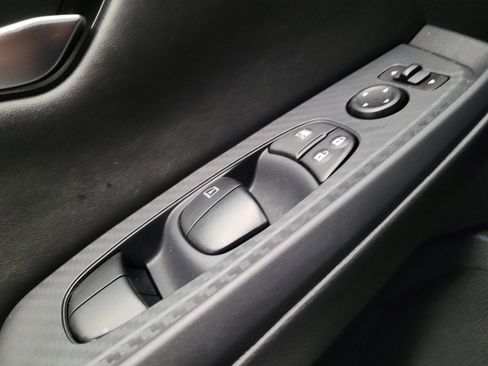 Used 2024 Nissan Sentra SV FWD image 27