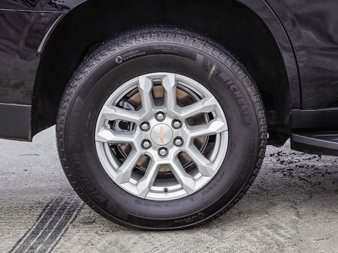 Used 2025 Chevrolet Tahoe LT AWD/4WD image 12