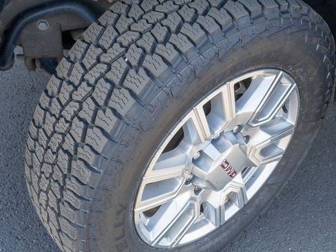 Used 2024 GMC Sierra 2500 SLT w/ X31 Off-Road Package AWD/4WD image 14
