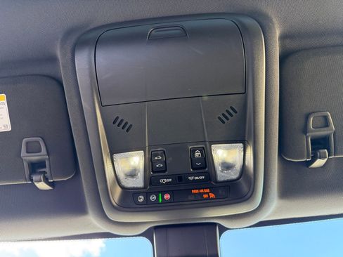 Used 2023 Chevrolet Equinox RS FWD image 22