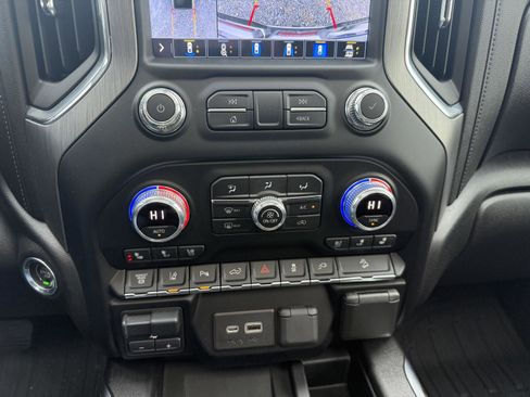 Used 2020 GMC Sierra 2500 Denali w/ Denali Ultimate Package image 18