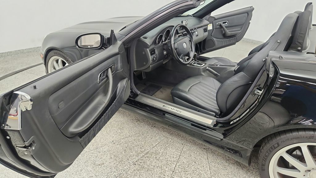 Used 2002 Mercedes-Benz SLK 32 AMG image 37