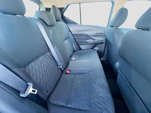 Used 2022 Nissan Kicks SV w/ Interior Electronics Package FWD image 24
