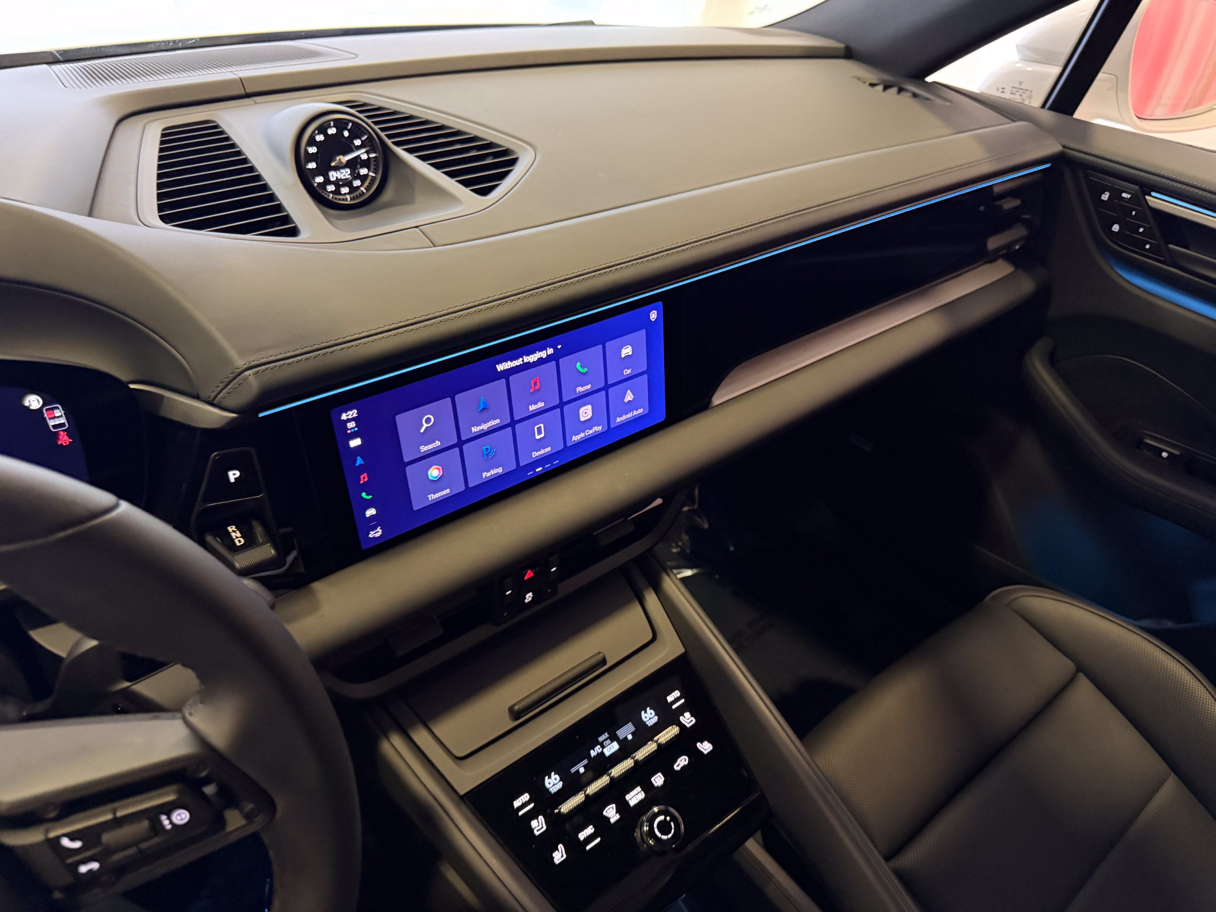 Certified 2026 Porsche Macan 4S Electric AWD/4WD image 17