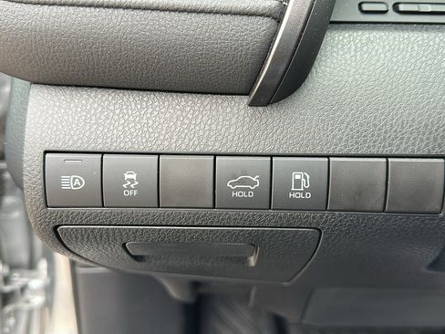 Used 2020 Toyota Camry XSE image 13