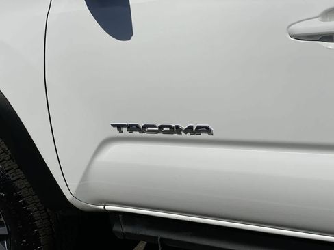 Used 2023 Toyota Tacoma TRD Off-Road AWD/4WD image 10