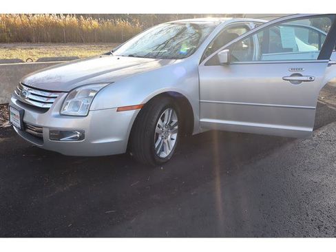 Used 2009 Ford Fusion SEL image 19