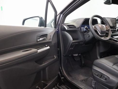 New 2026 Toyota Sienna Platinum AWD/4WD image 11