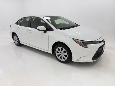 Used 2024 Toyota Corolla LE FWD image 1