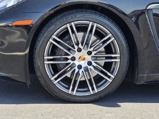 Used 2016 Porsche Panamera 4 AWD/4WD image 38