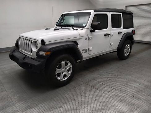 Used 2018 Jeep Wrangler Unlimited Sport S image 2