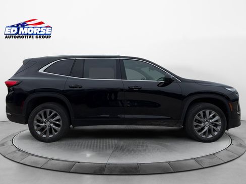 Used 2025 Buick Enclave Preferred AWD/4WD image 6