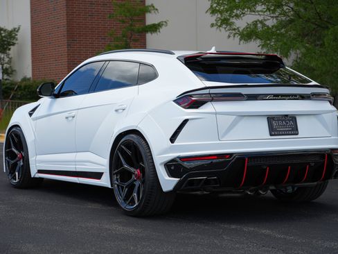 Used 2020 Lamborghini Urus AWD/4WD image 9